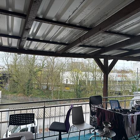 Schoenes Zimmer In Bahnhofsnaehe In Einer Wohnung Mit Grosser Terrasse Giessen Ngoại thất bức ảnh