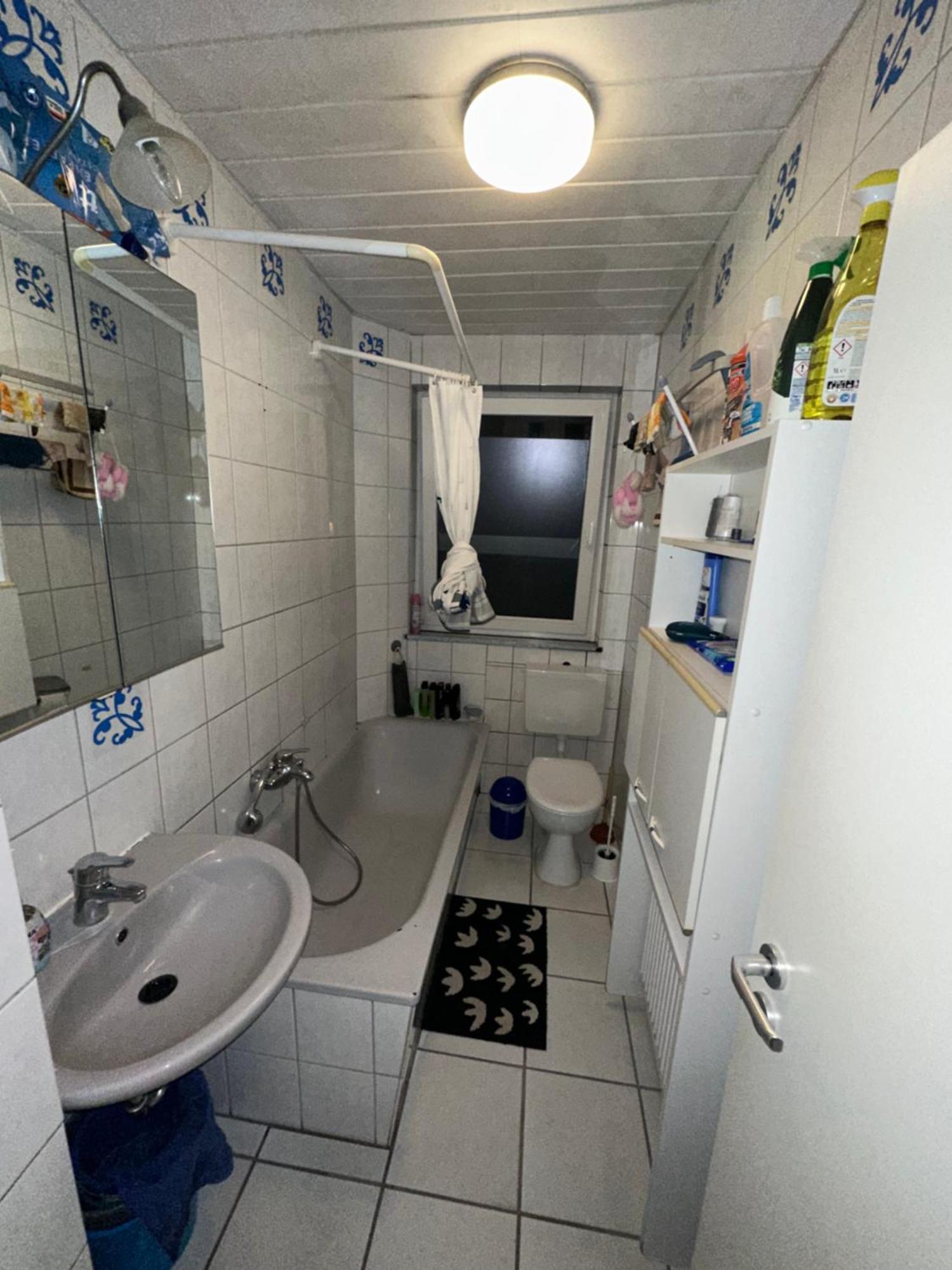 Schoenes Zimmer In Bahnhofsnaehe In Einer Wohnung Mit Grosser Terrasse Giessen Ngoại thất bức ảnh