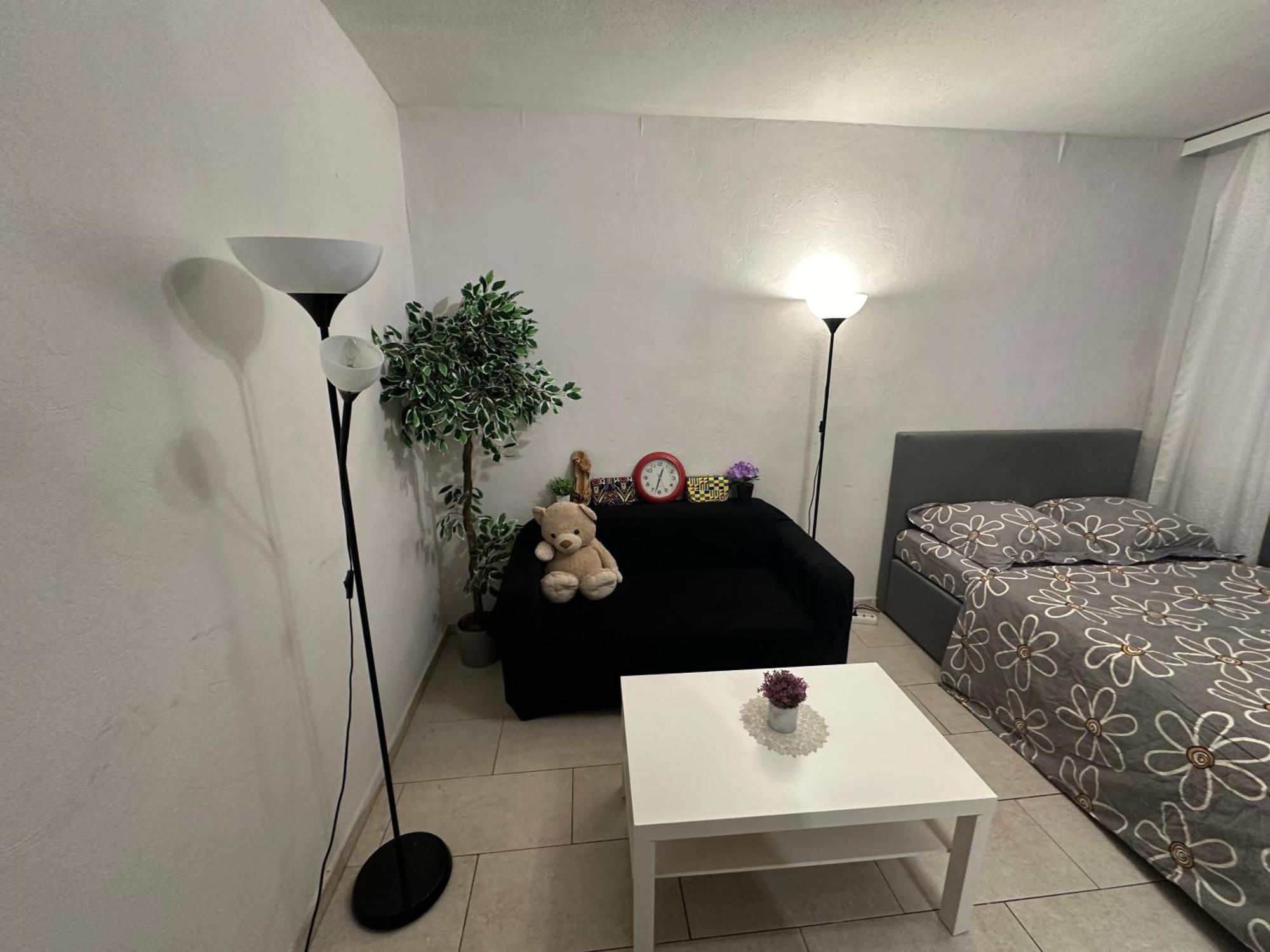 Schoenes Zimmer In Bahnhofsnaehe In Einer Wohnung Mit Grosser Terrasse Giessen Ngoại thất bức ảnh
