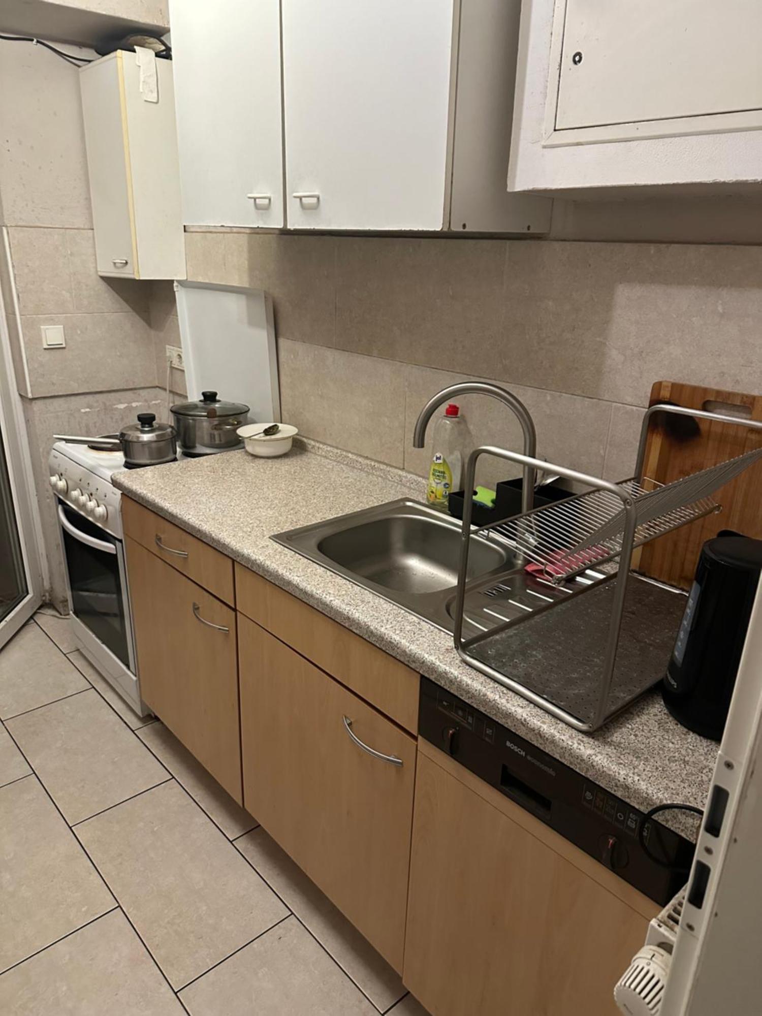 Schoenes Zimmer In Bahnhofsnaehe In Einer Wohnung Mit Grosser Terrasse Giessen Ngoại thất bức ảnh