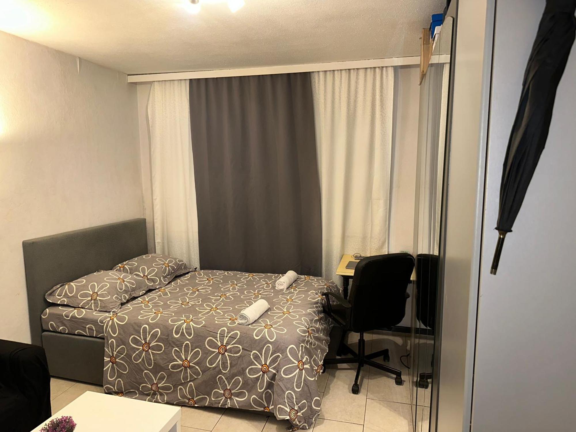 Schoenes Zimmer In Bahnhofsnaehe In Einer Wohnung Mit Grosser Terrasse Giessen Ngoại thất bức ảnh